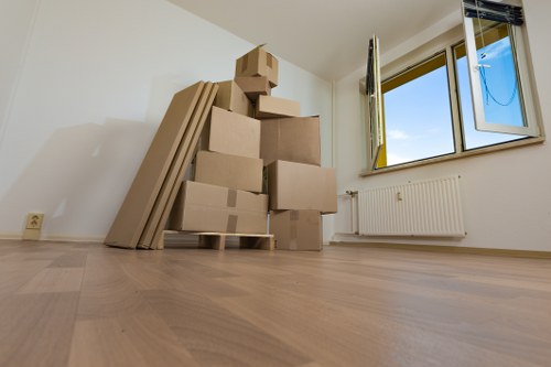 Planning a move in Belgium with checklist and packing materials