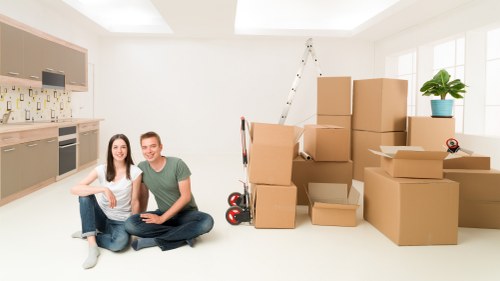 Packing and labeling boxes for a Belgium home move